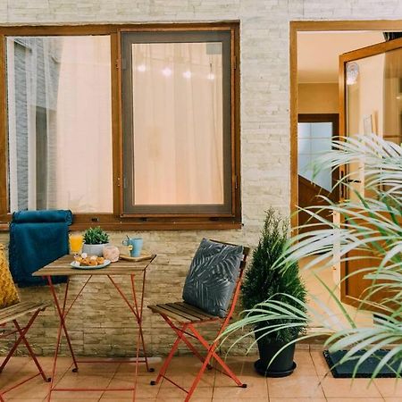 Studio With Private Terrace Next To Cismigiu بوخارست المظهر الخارجي الصورة