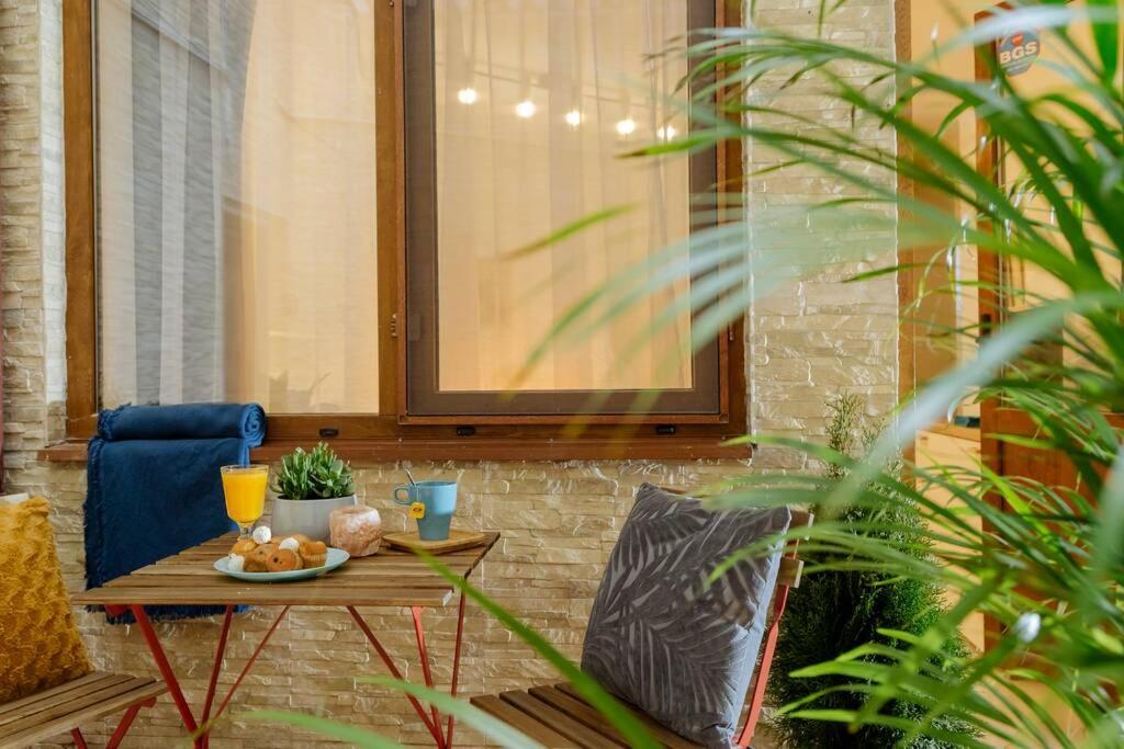 Studio With Private Terrace Next To Cismigiu بوخارست المظهر الخارجي الصورة
