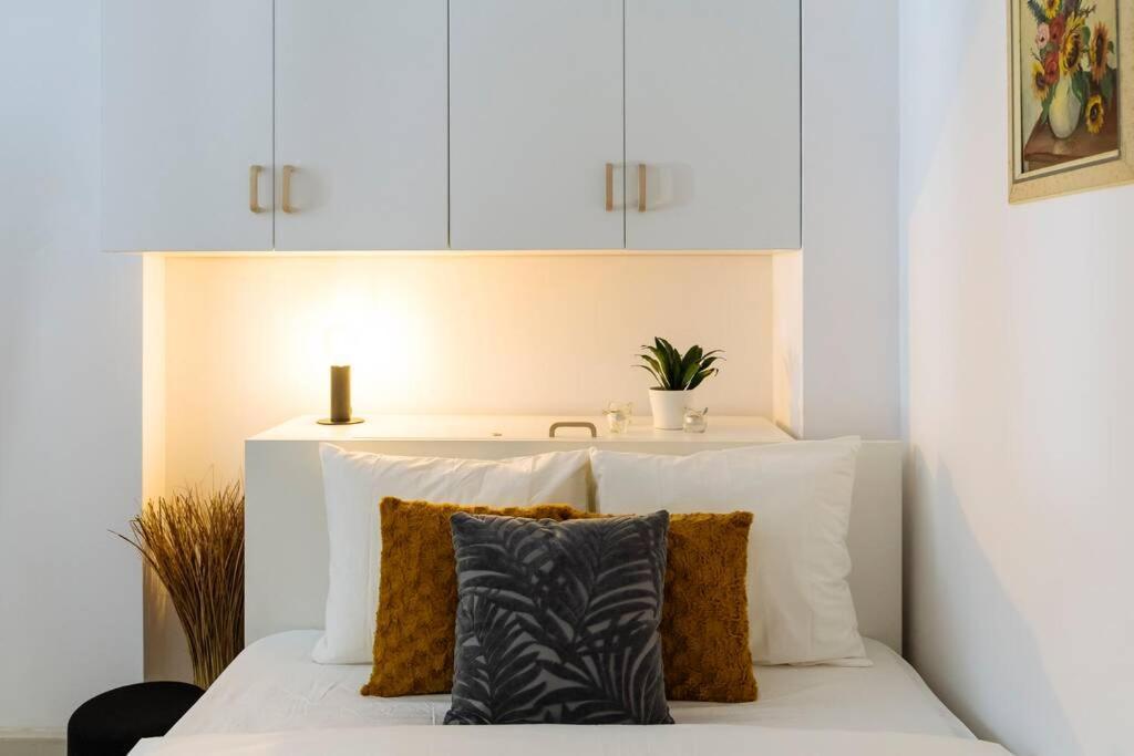 Studio With Private Terrace Next To Cismigiu بوخارست المظهر الخارجي الصورة