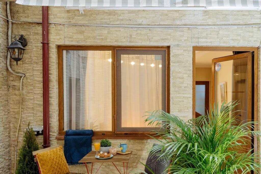 Studio With Private Terrace Next To Cismigiu بوخارست المظهر الخارجي الصورة